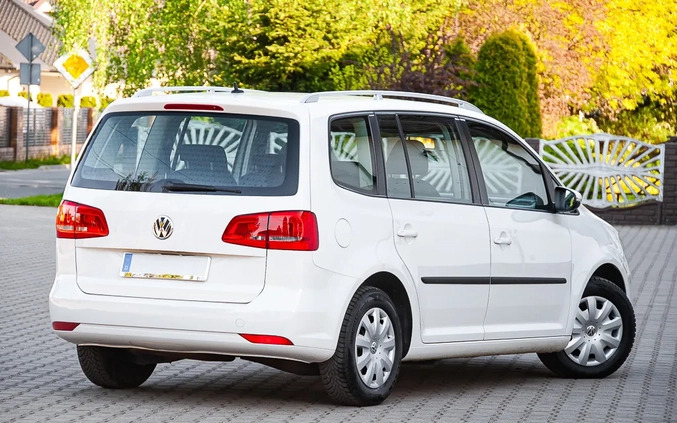 Volkswagen Touran cena 32900 przebieg: 204000, rok produkcji 2013 z Dobra małe 631